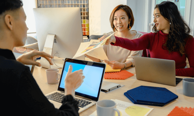 The New Era of Remote Teams: How Small Businesses Thrive Without an Office (2025 Guide)